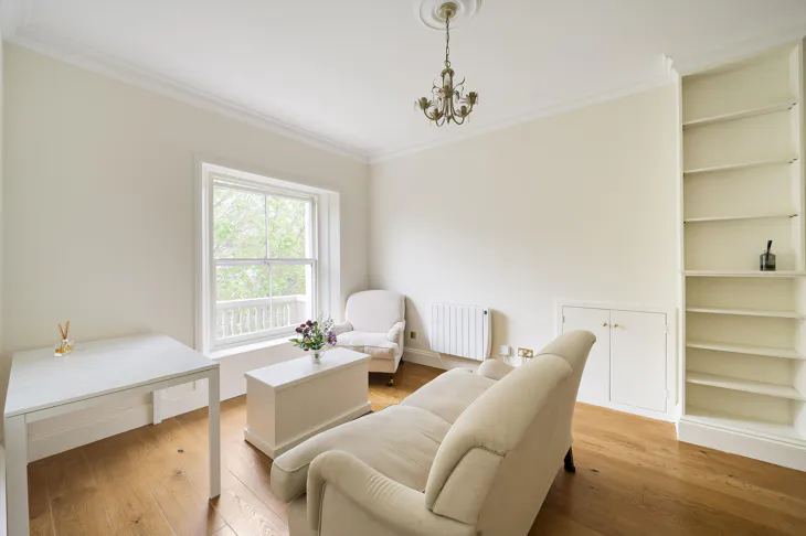 Flat Queen's Gardens in City of Westminster