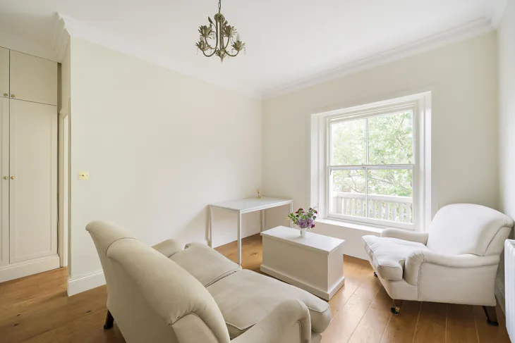 Flat Queen's Gardens in City of Westminster