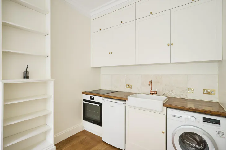 Flat Queen's Gardens in City of Westminster
