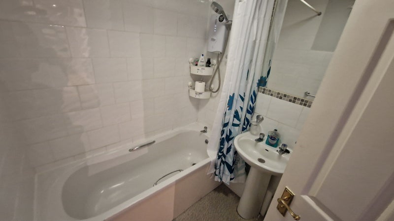Room Riverview Gardens in Glasgow