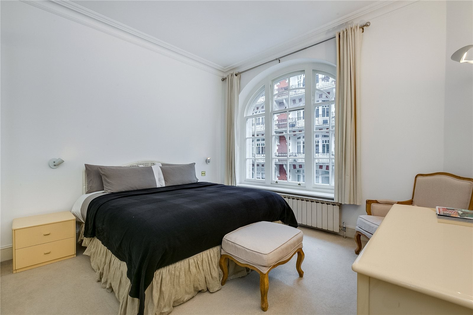 Flat Brompton Road in Greater London