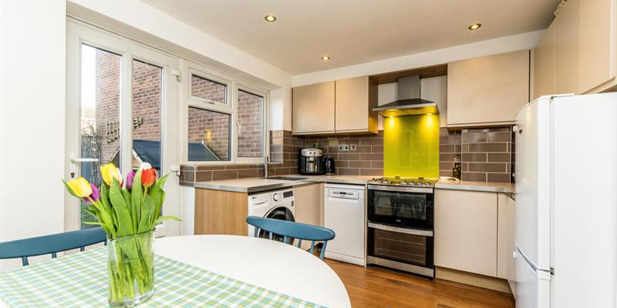House Oak Tree Close in Nottingham