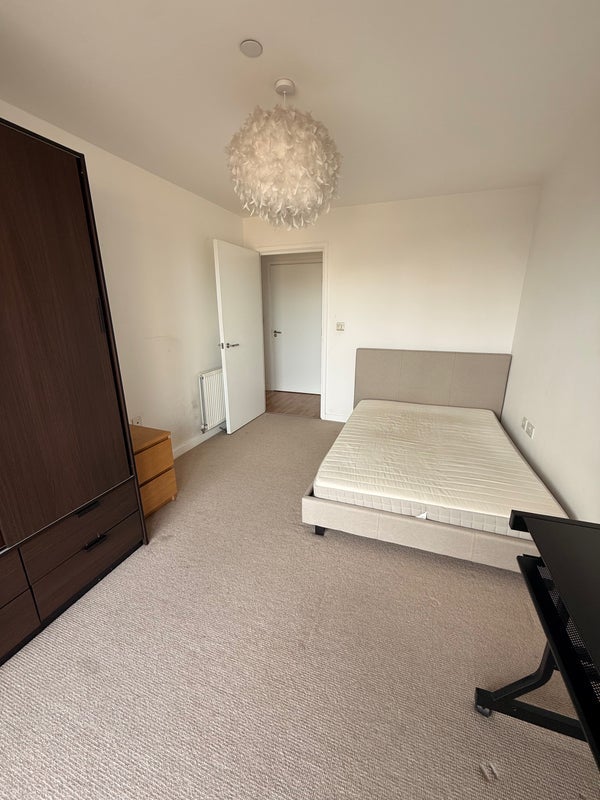 Flat Yabsley Street in Greater London