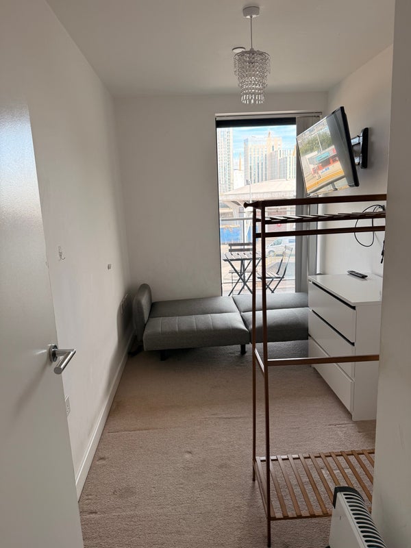 Flat Yabsley Street in Greater London