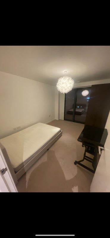 Flat Yabsley Street in Greater London