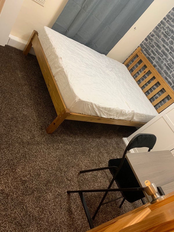 Room Henderson Street in Preston