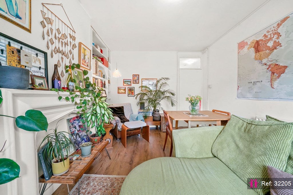 Flat Hillmore Grove in Greater London