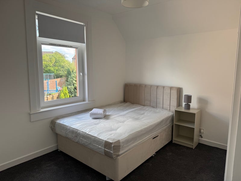Room White Street in Bathgate