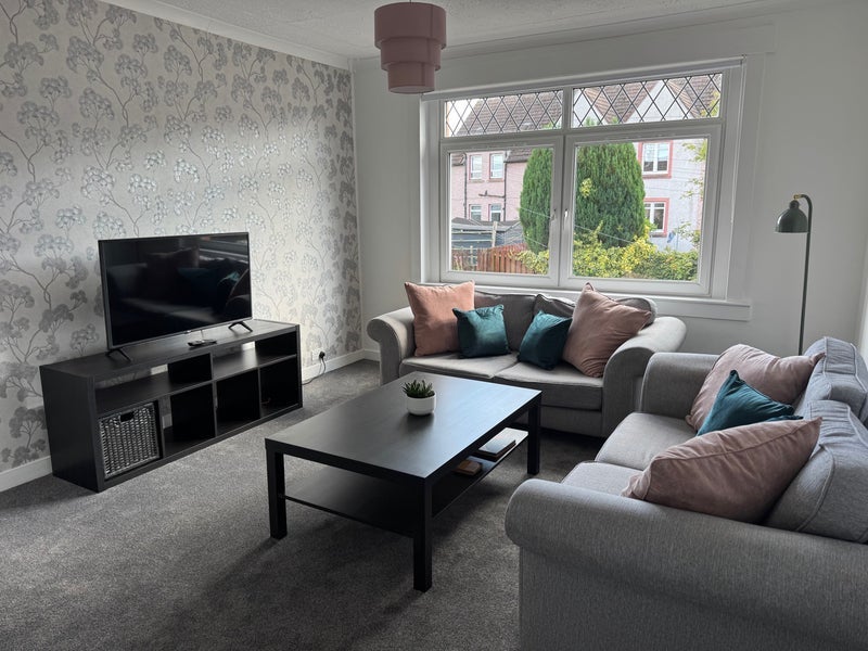 Room White Street in Bathgate