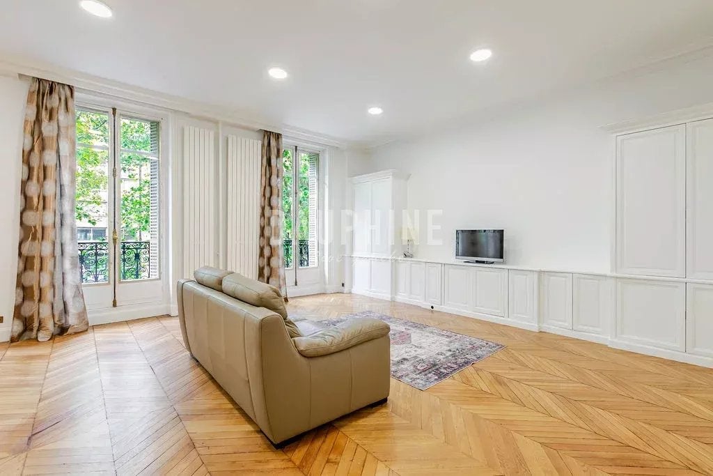 Appartement Rue Galilée à Paris