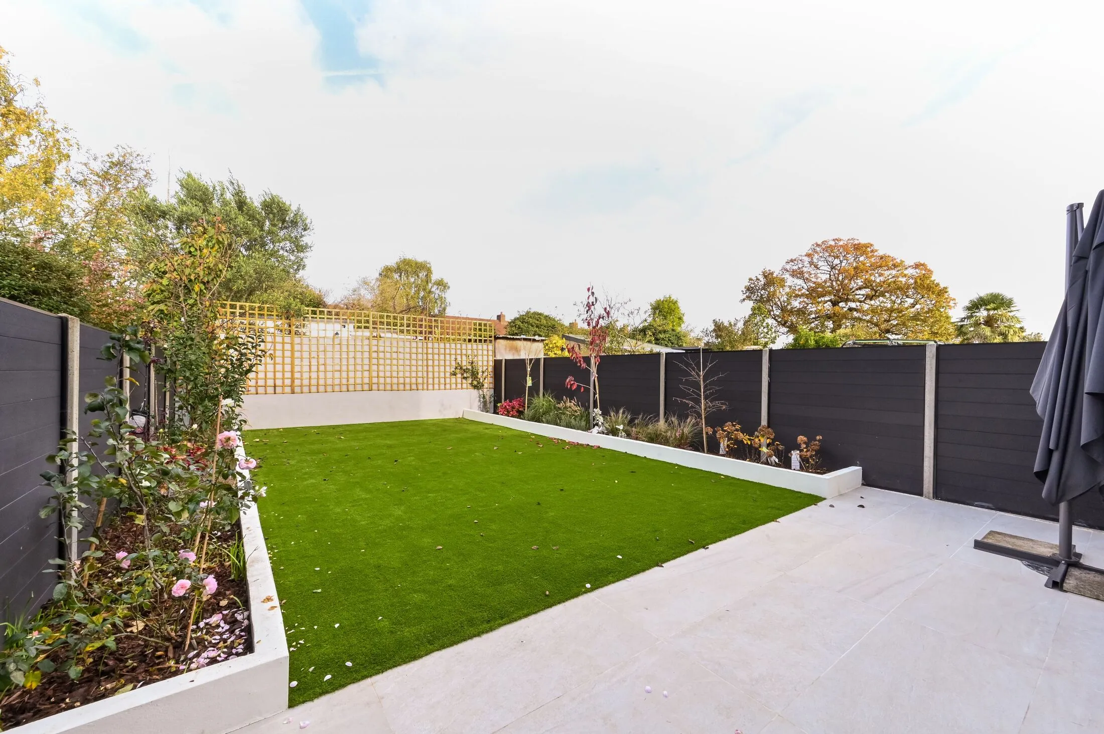 House Amberwood Rise in Greater London