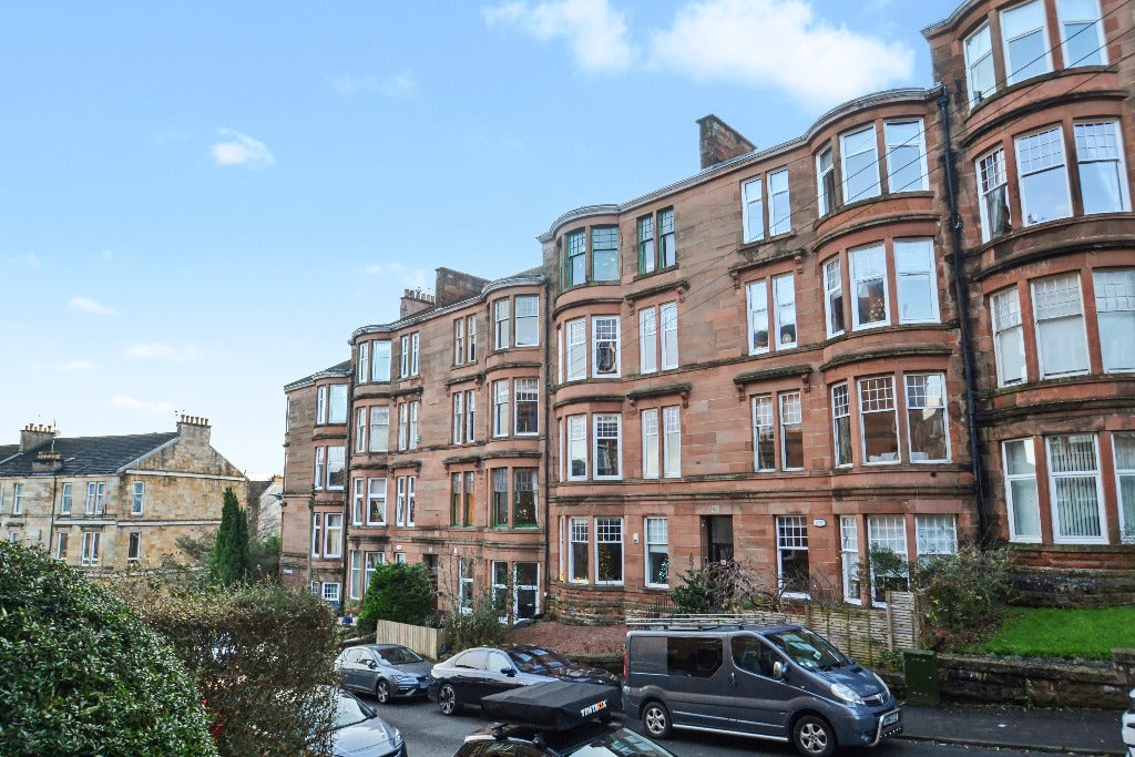 Flat Grantley Gardens in Glasgow