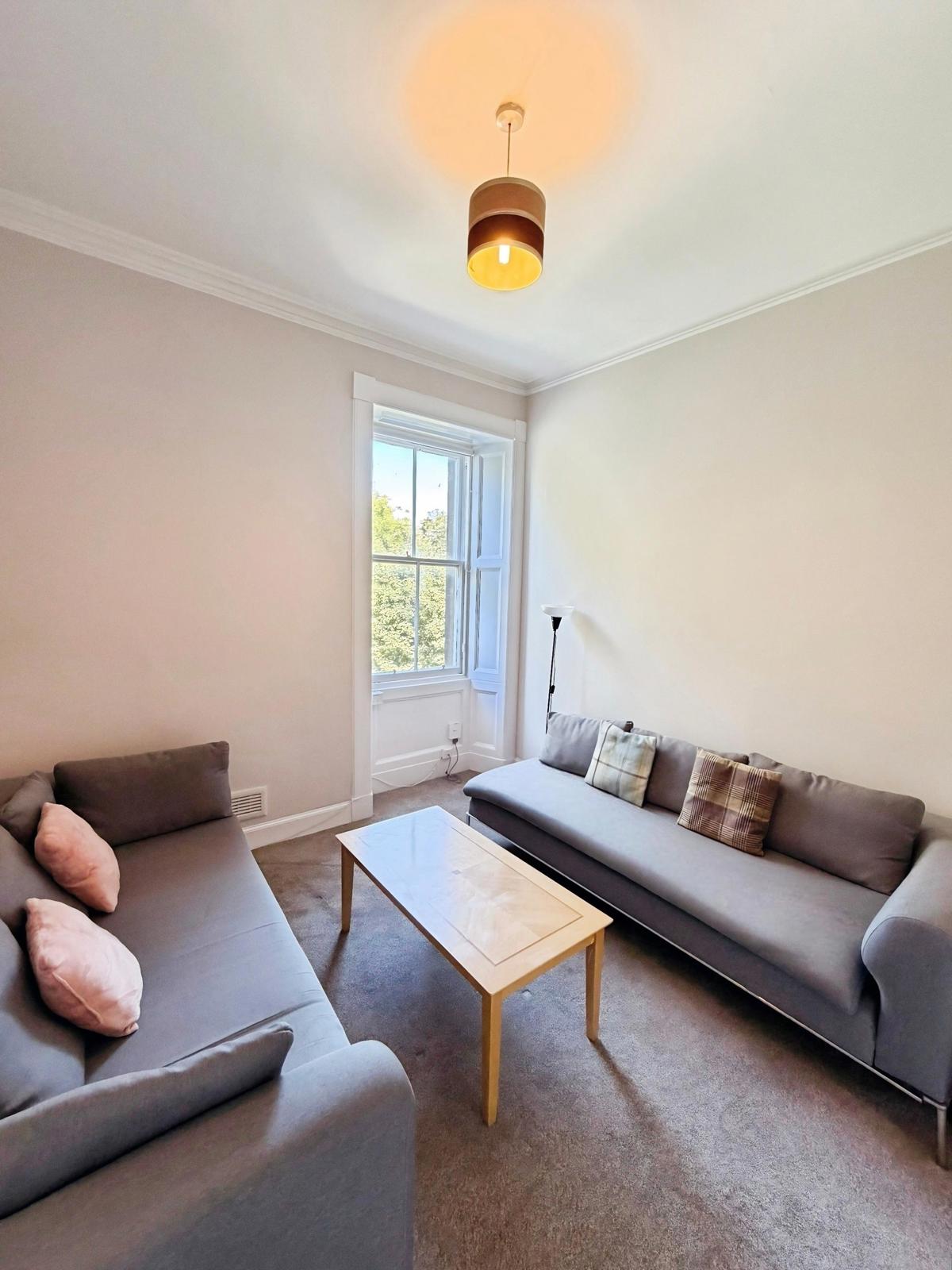 Room Murieston Crescent in City of Edinburgh