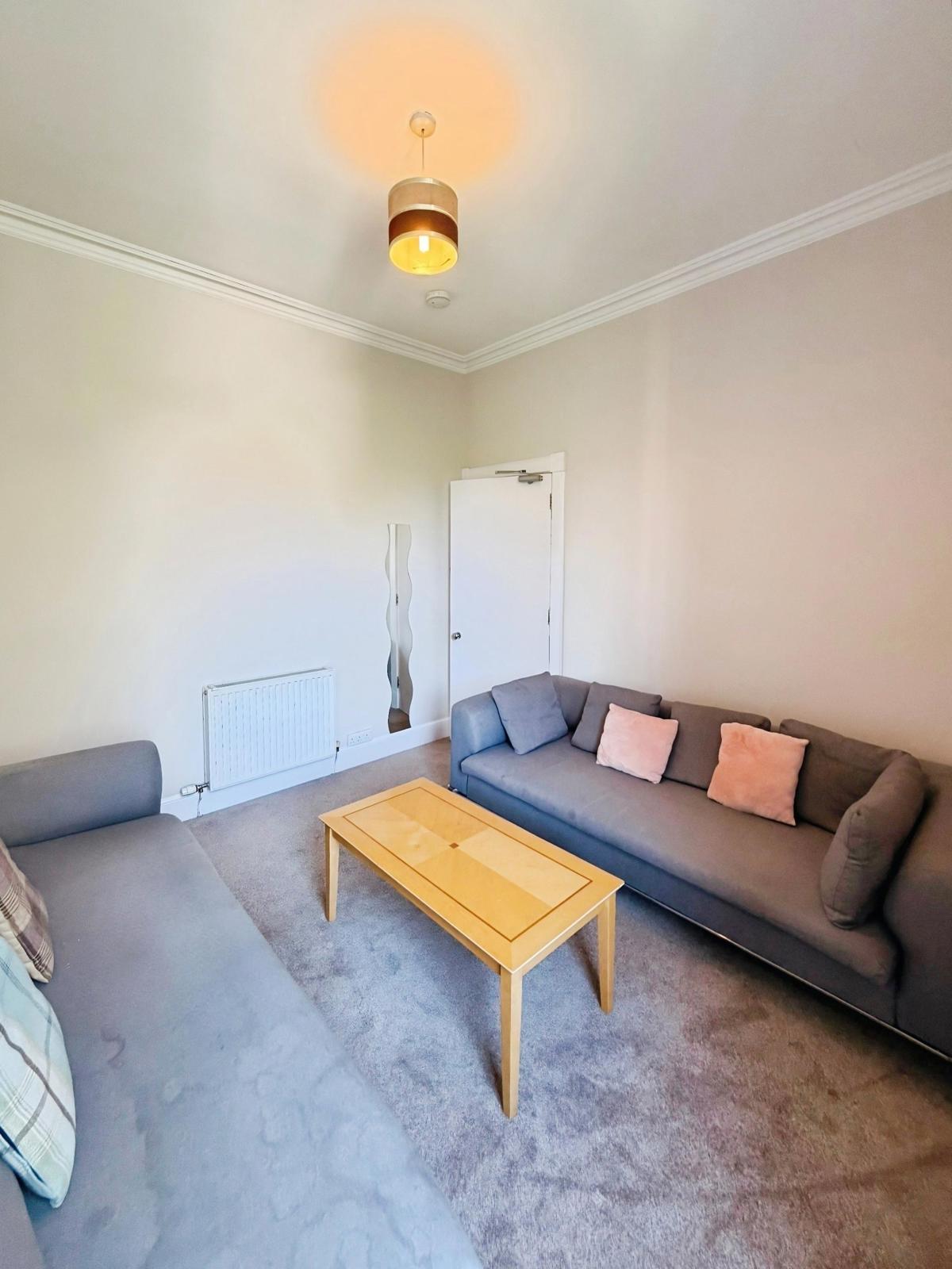 Room Murieston Crescent in City of Edinburgh