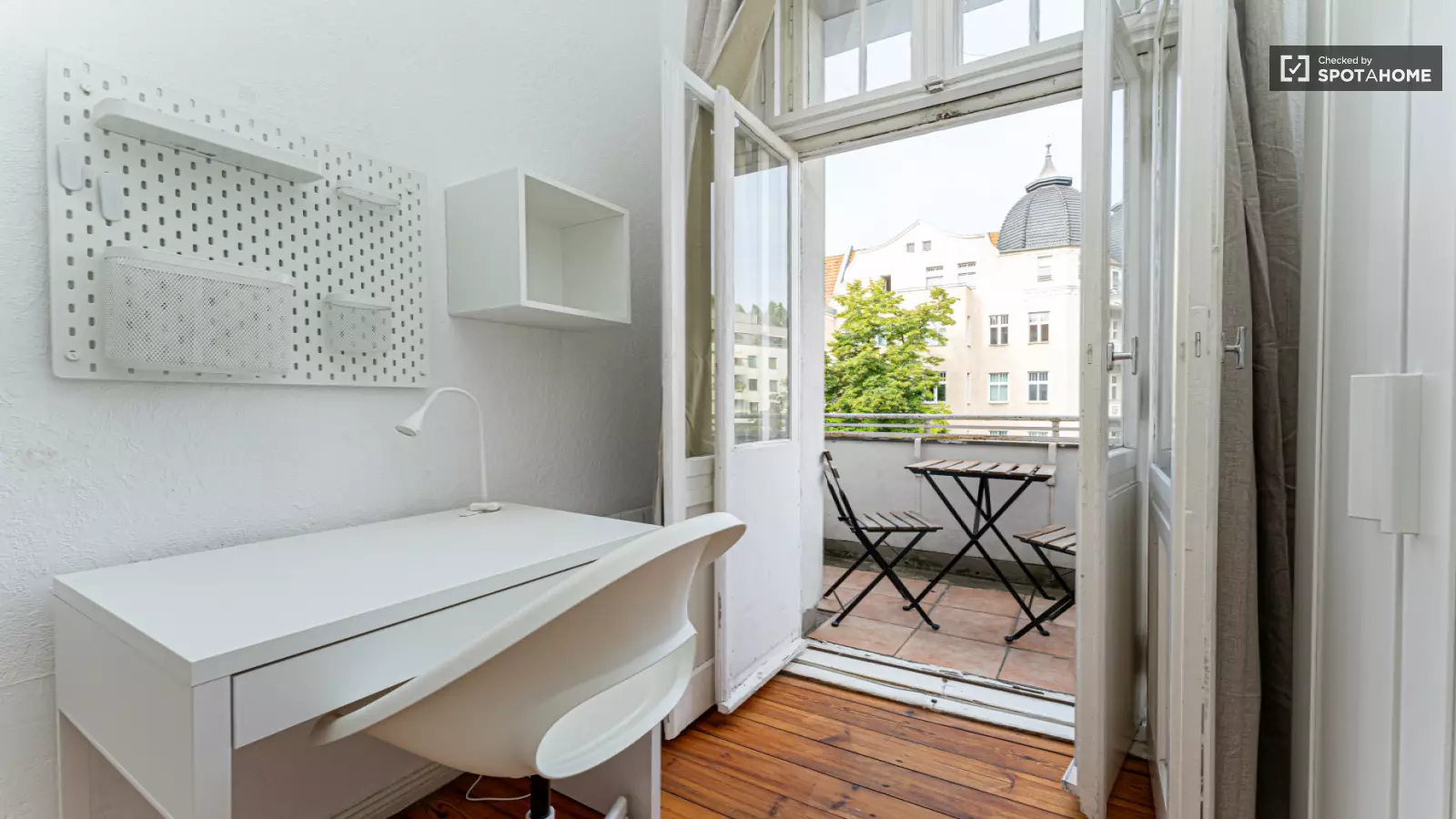Wohnung Residenzstraße in Berlin