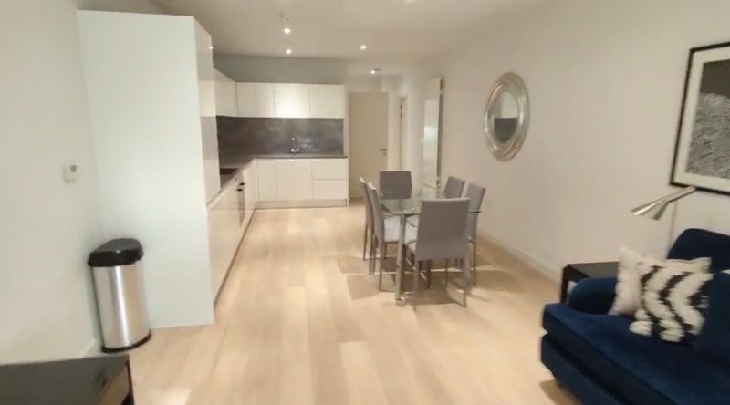Room Schooner Road in Greater London
