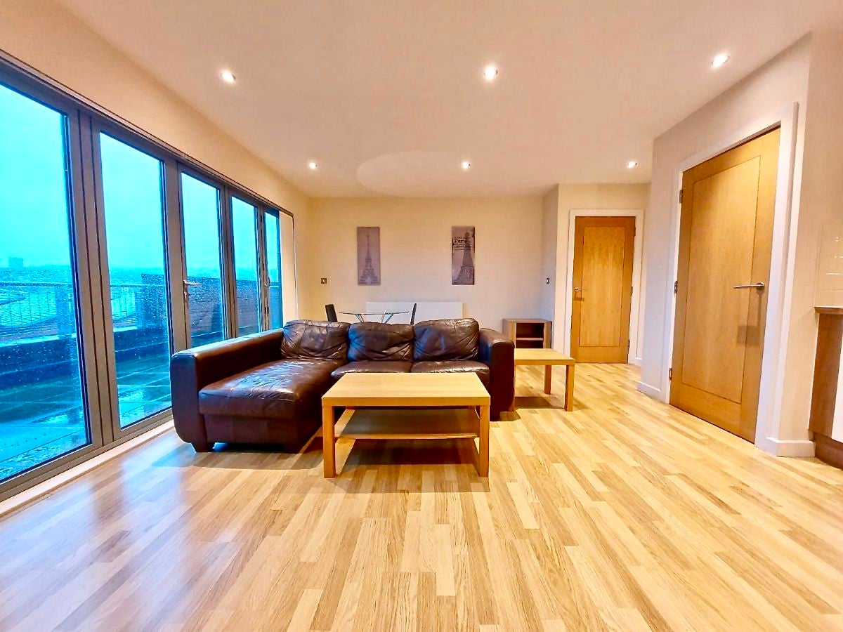 Flat Mowbray Street in Sheffield