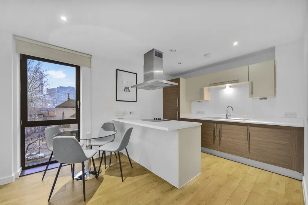Flat Epstein Square in Greater London