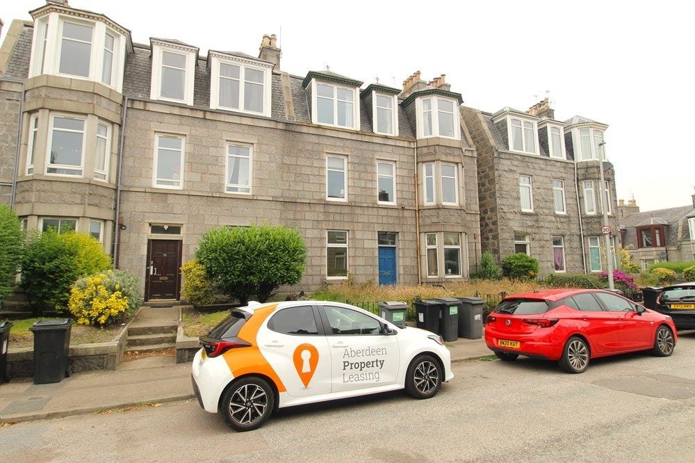 Room Elmfield Avenue in Aberdeen City