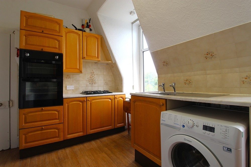 Room Elmfield Avenue in Aberdeen City