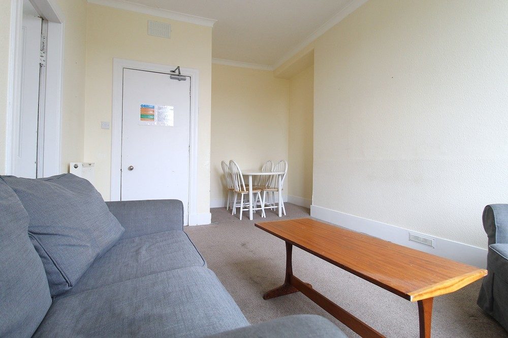 Room Elmfield Avenue in Aberdeen City