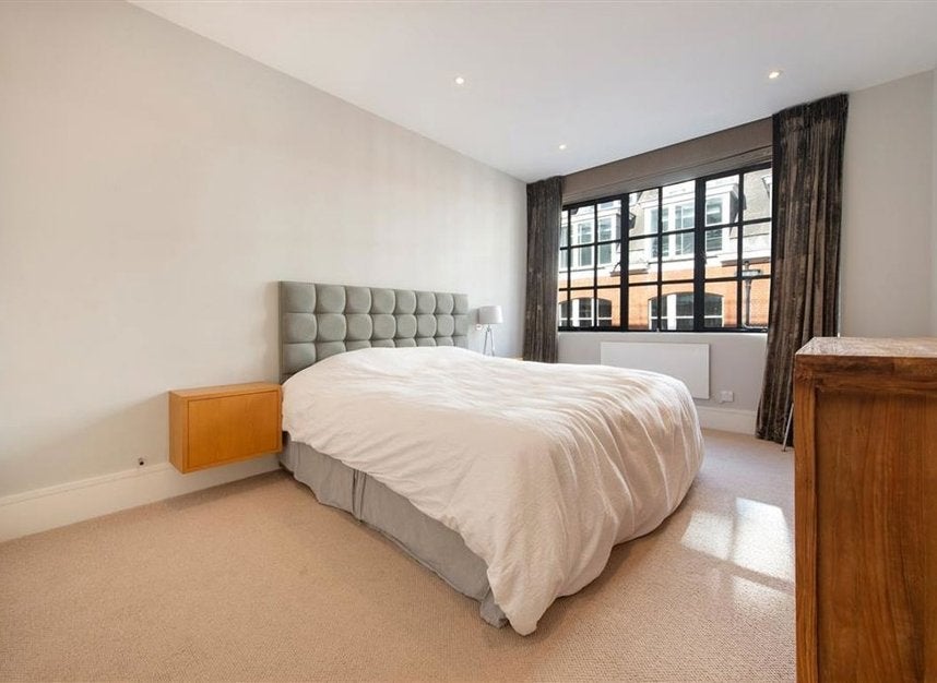 Flat Kean Street in City of Westminster