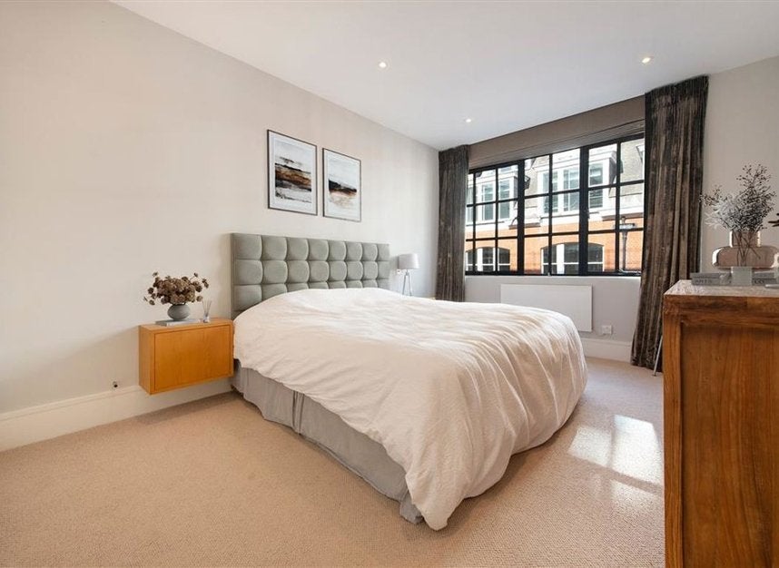 Flat Kean Street in City of Westminster