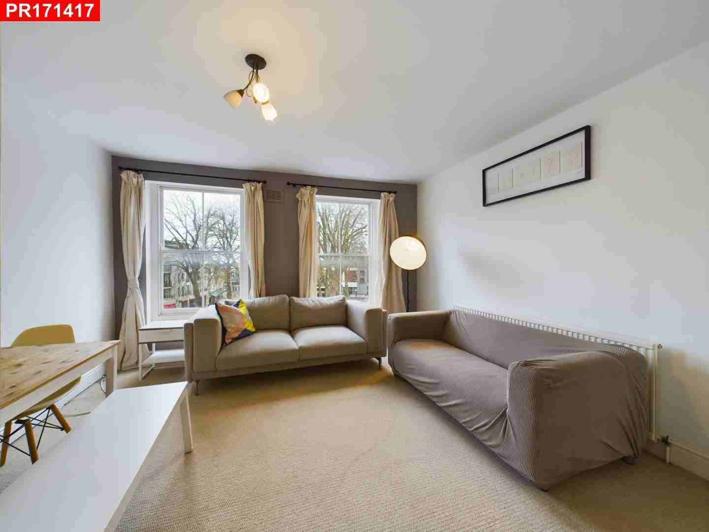Flat Upper Street in Greater London