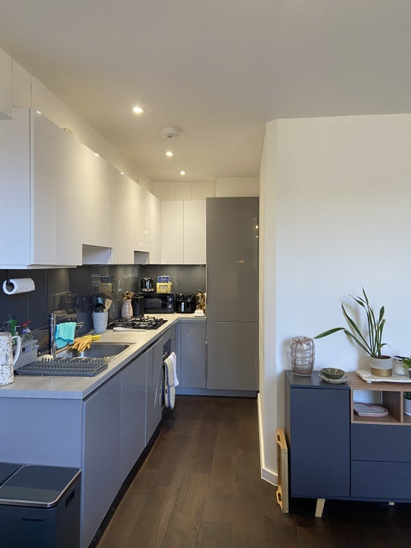 Room Queen's Drive in Greater London