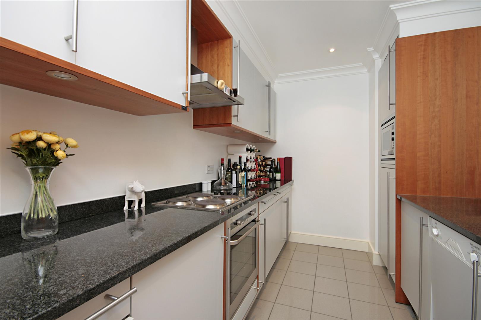 Flat Thomas More Street in Greater London
