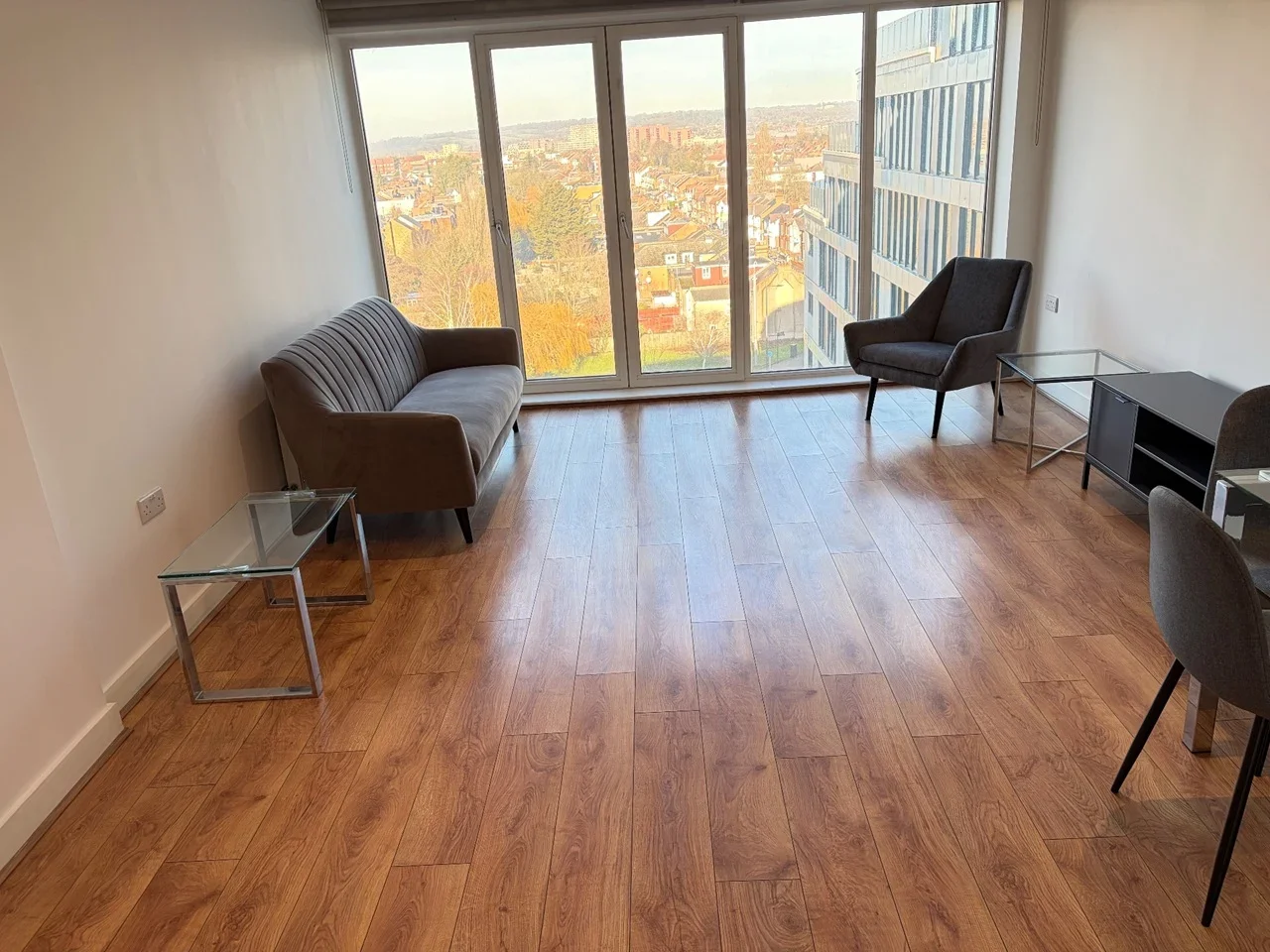 Flat Greenhill Way in Greater London