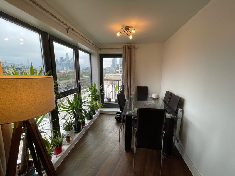 Room Cheshire Street in Greater London