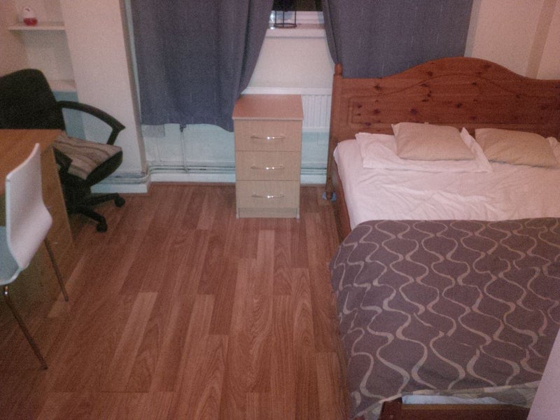 Room Harrison Street in Greater London