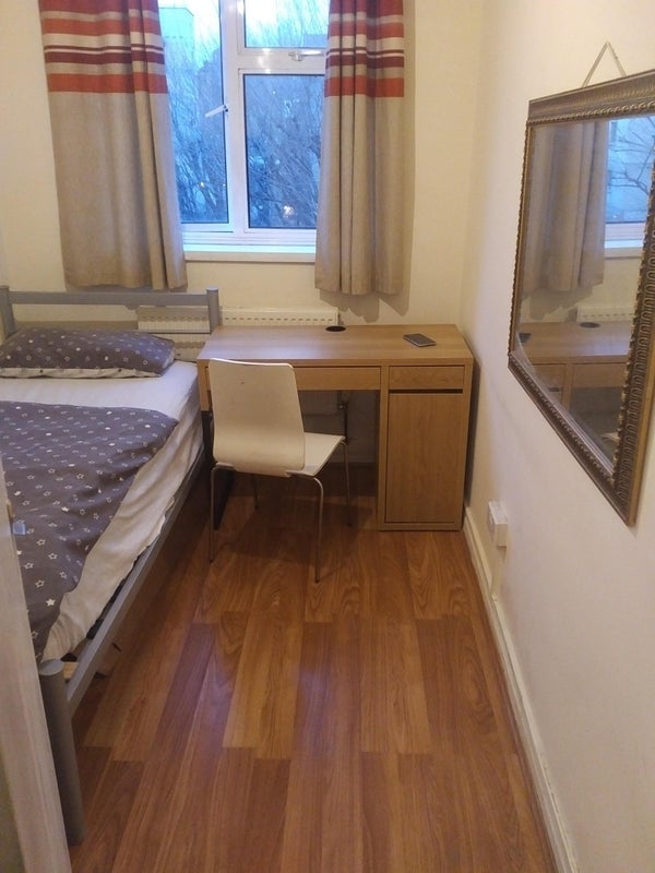 Room Harrison Street in Greater London