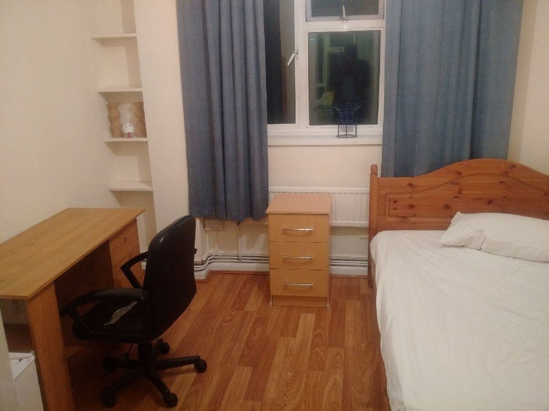 Room Harrison Street in Greater London
