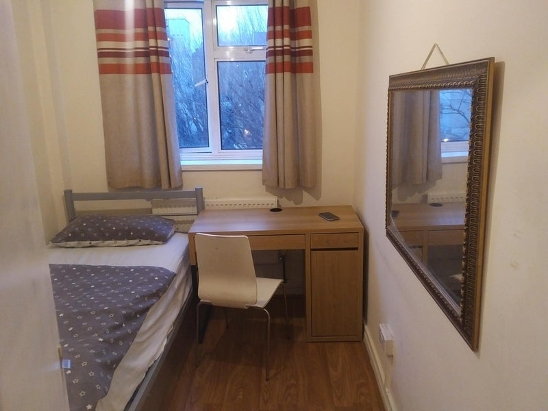 Room Harrison Street in Greater London