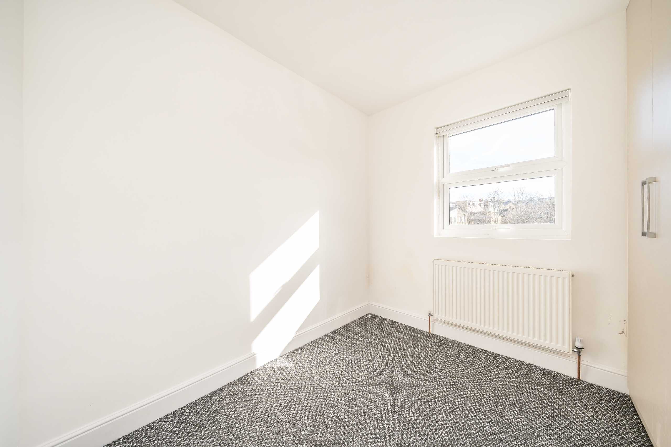 Flat Maybury Street in Greater London