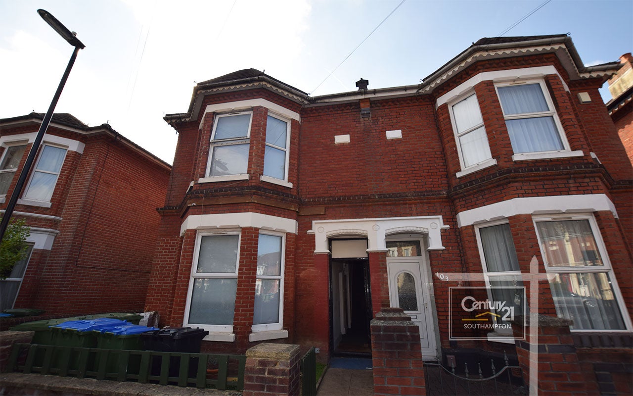 Flat Livingstone Road in Southampton