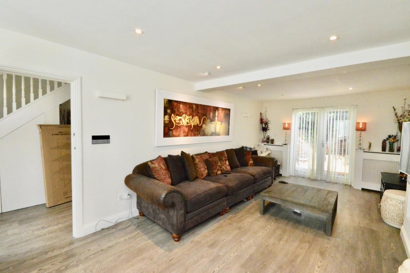 Room Fleming Mead in Greater London