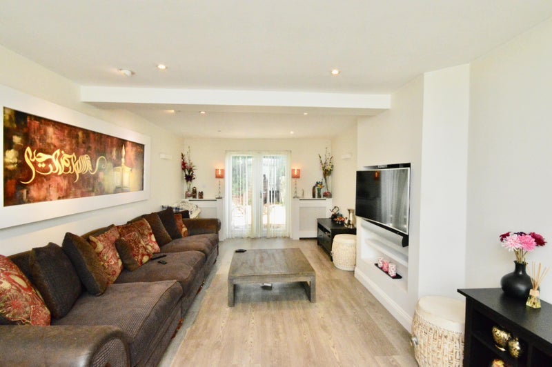 Room Fleming Mead in Greater London