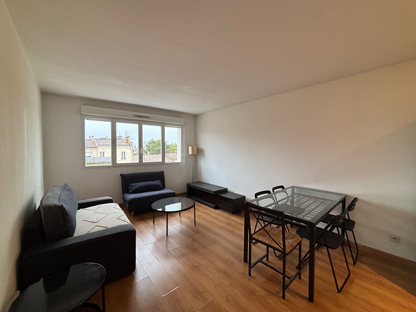 Flat Route de Saint-Germain in Cours-de-Pile