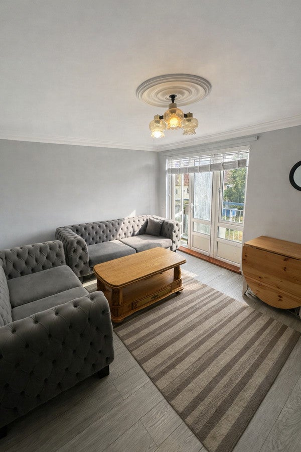 Flat Archer Square in Greater London