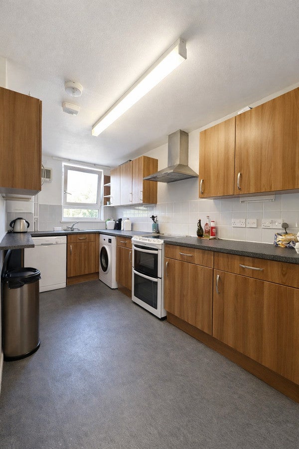 Flat Archer Square in Greater London