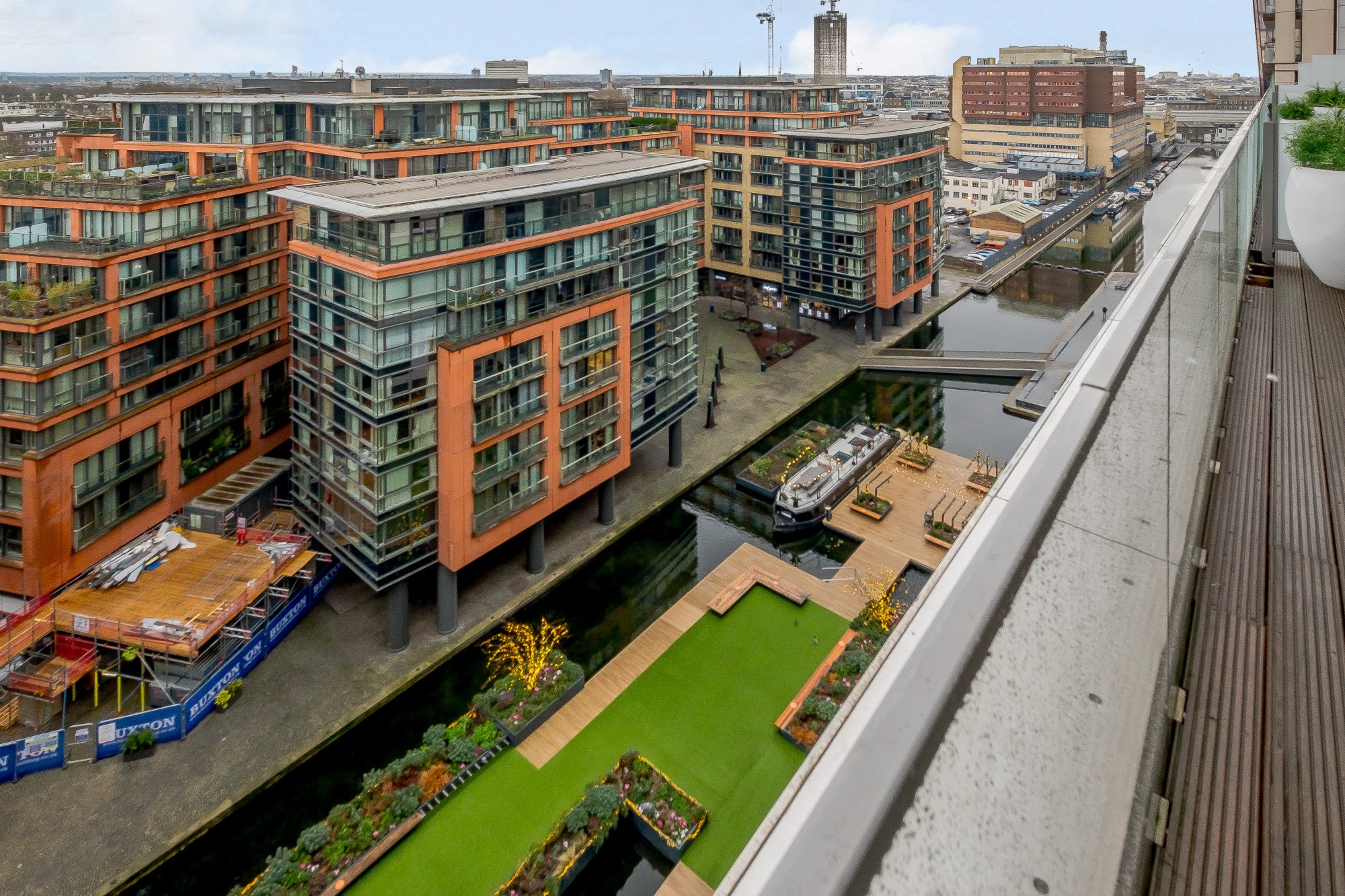 Flat Merchant Square in City of Westminster