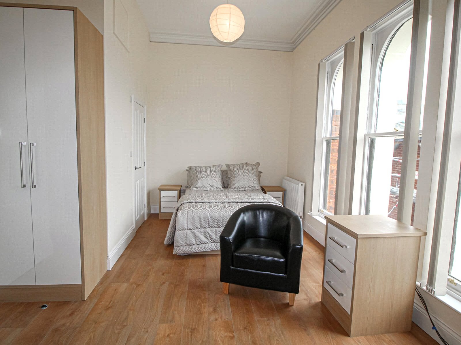 Flat Clarendon Road in Leeds