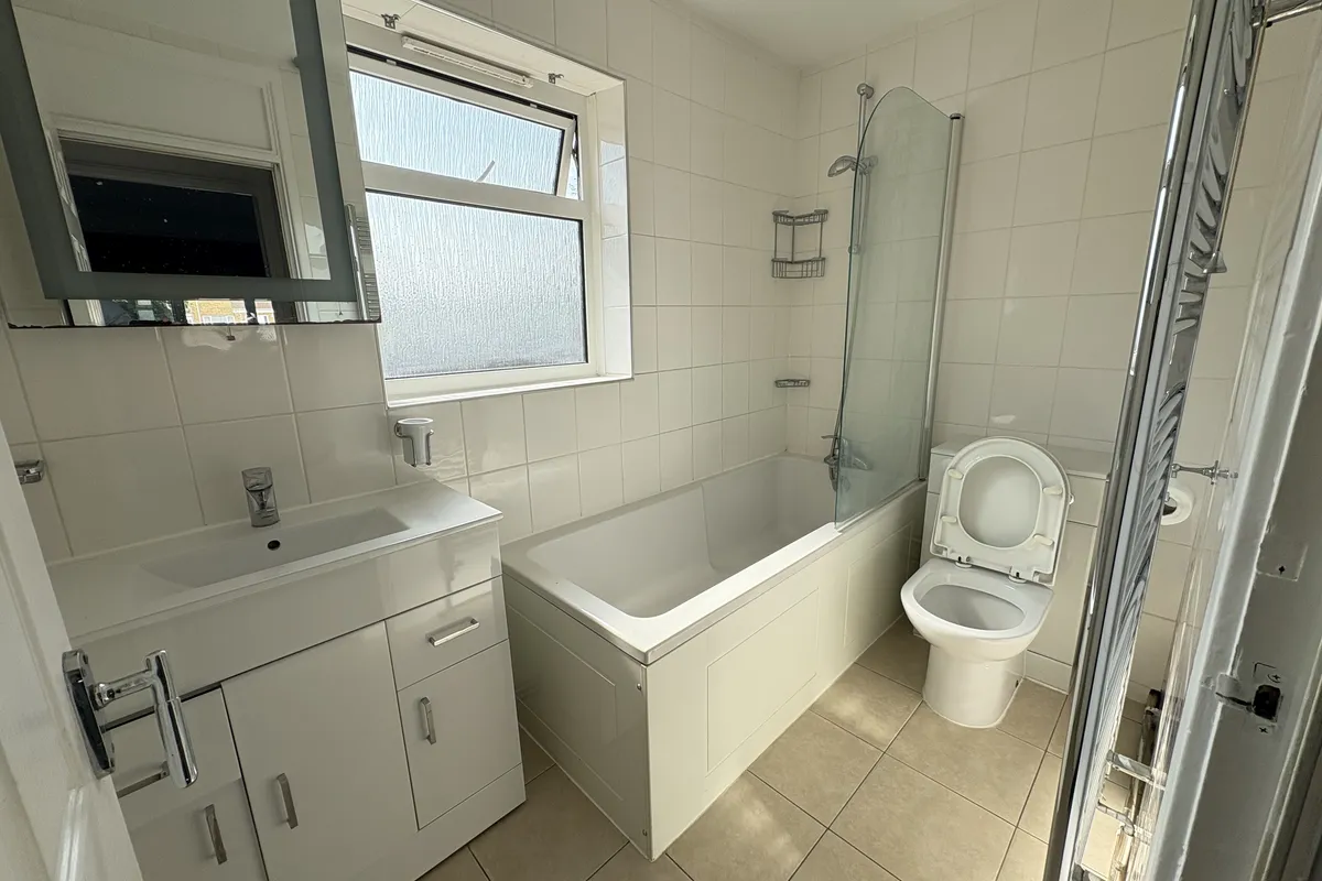Flat Wharley Hook in Harlow