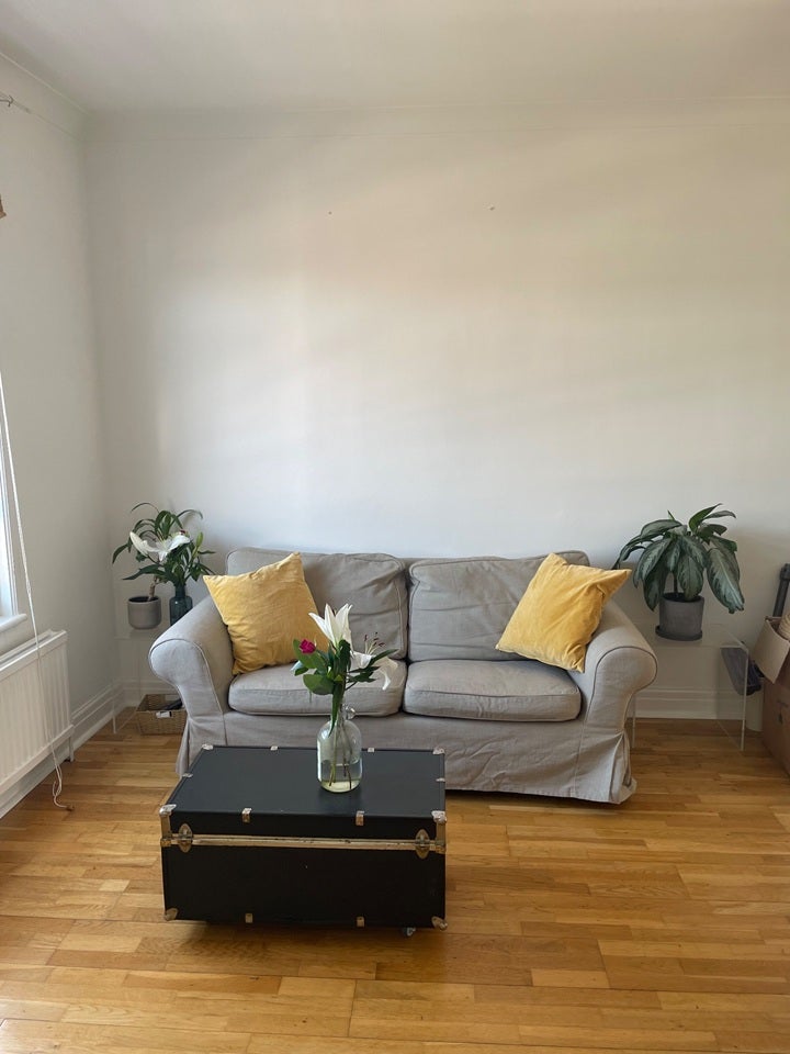 Flat Kilburn Lane in City of Westminster