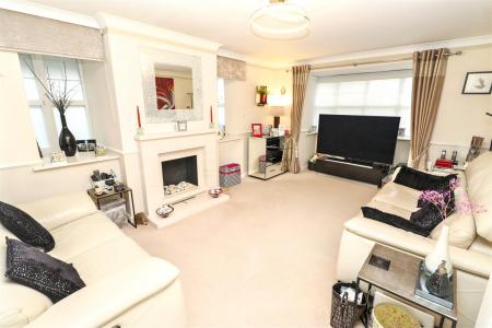 Flat Emmitt Close in Hertsmere