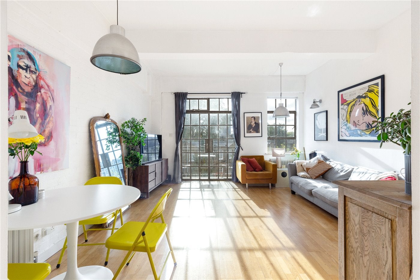 Flat Shepperton Road in Greater London