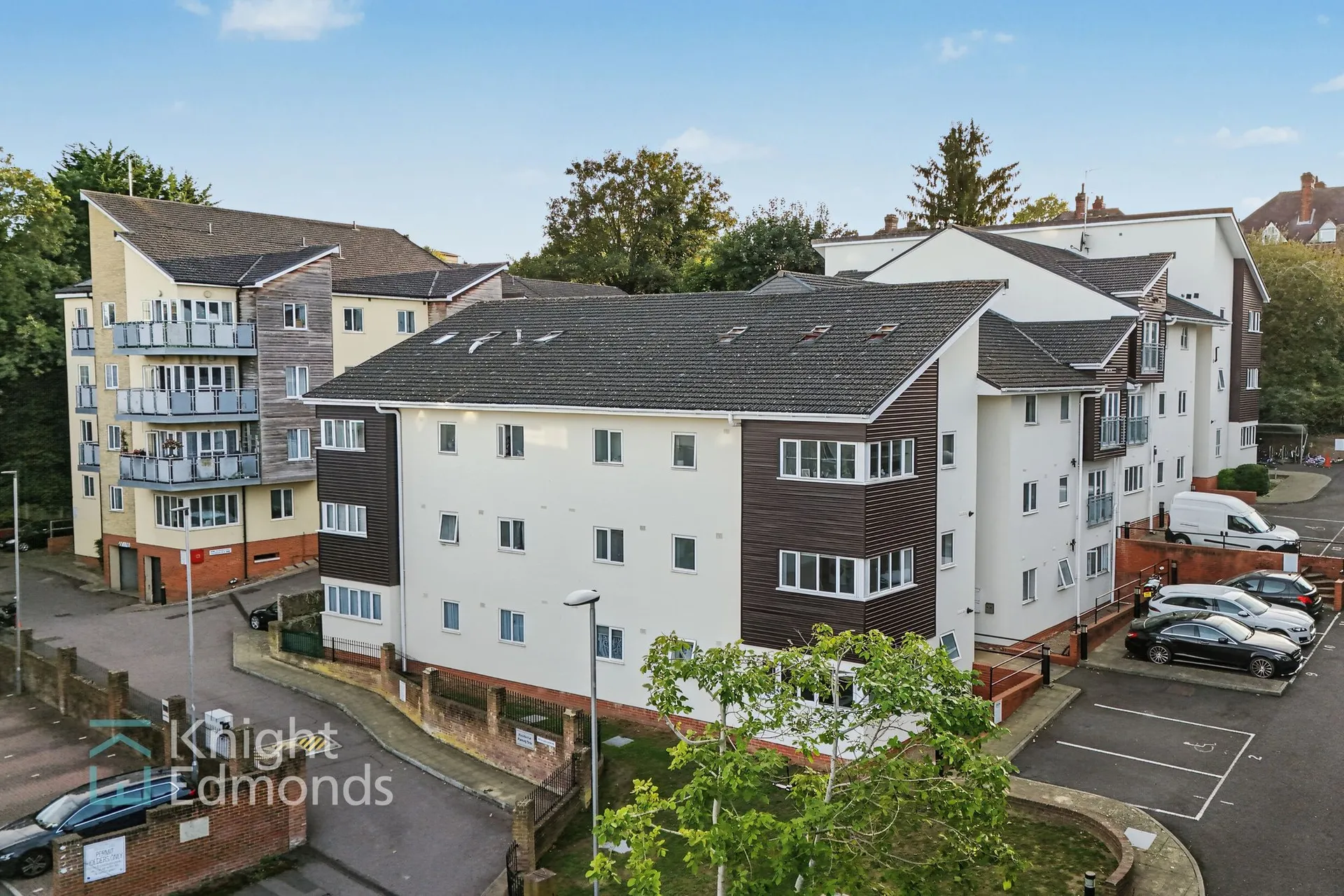 Flat Buckland Hill in Maidstone